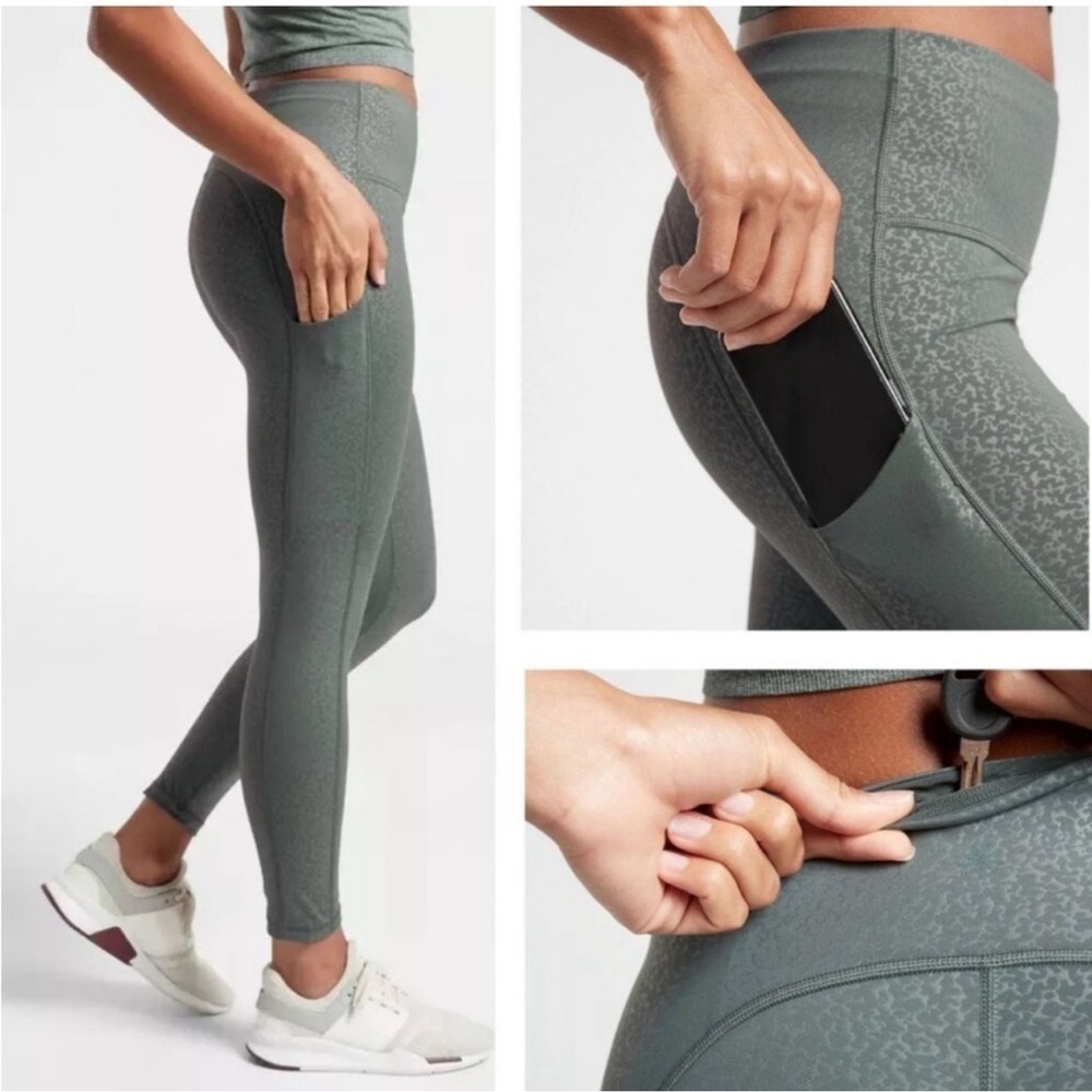 Athleta Ultimate Stash Pocket Embossed 7/8 Tight, Bali Green, Size XS